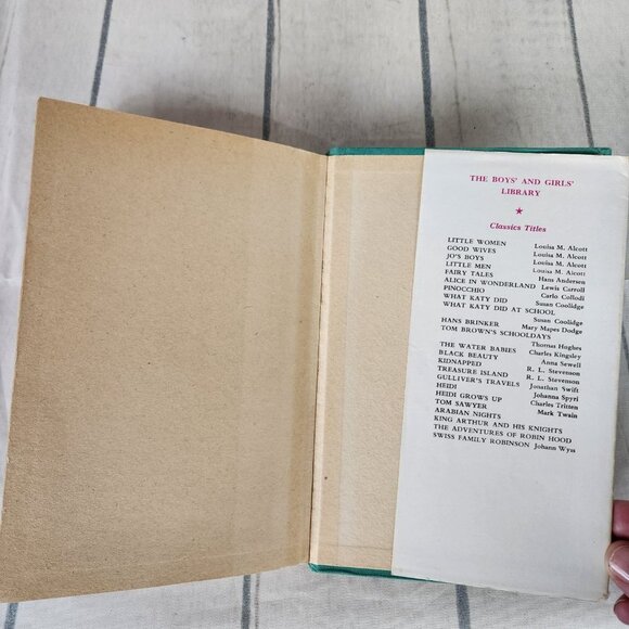 2/$25 Vintage 1955  Susan&#39;s Helping Hands By Jane Shaw Hardcover Novel - Picture 11 of 11